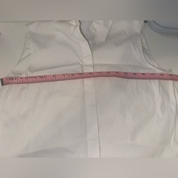 White Sleeveless Spread Collar Button Down Blouse - Picture 7 of 8
